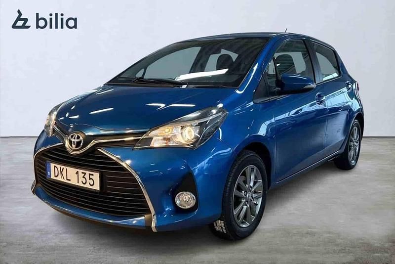 Begagnad Toyota Yaris 2015 Blå Halvkombi