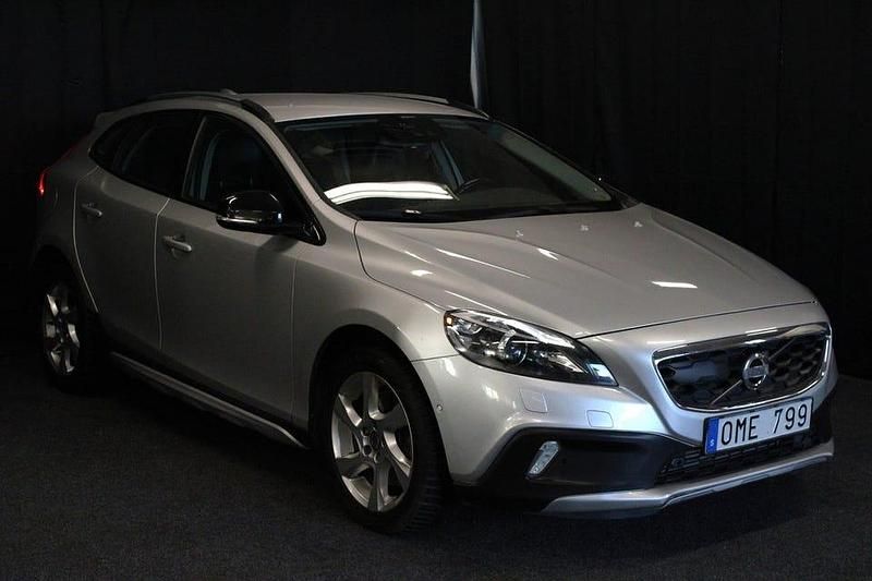 Begagnad Volvo V40 CC Summum 150 HK (110 kW) 2013 Grå Kombi