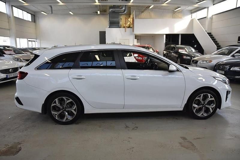 Begagnad Kia Ceed Sportswagon 140 HK (102 kW) 2019 Vit Kombi
