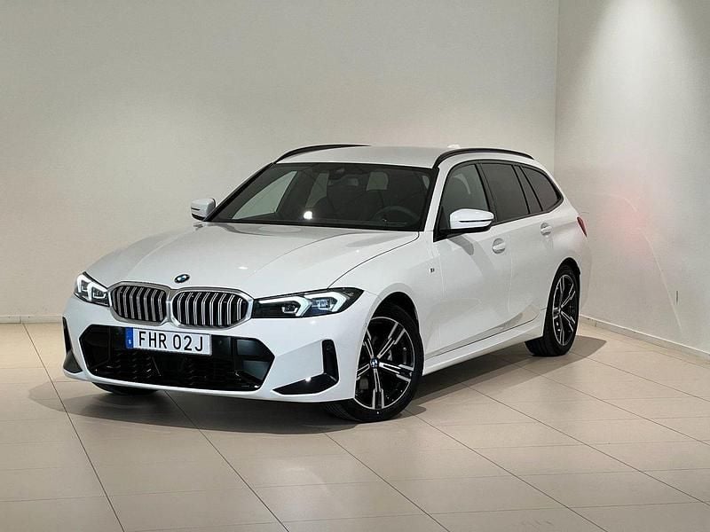Vit Begagnad 2024 BMW 320 M Sport Kombi | 488 000 kr (Dyr) - Bild 1/4