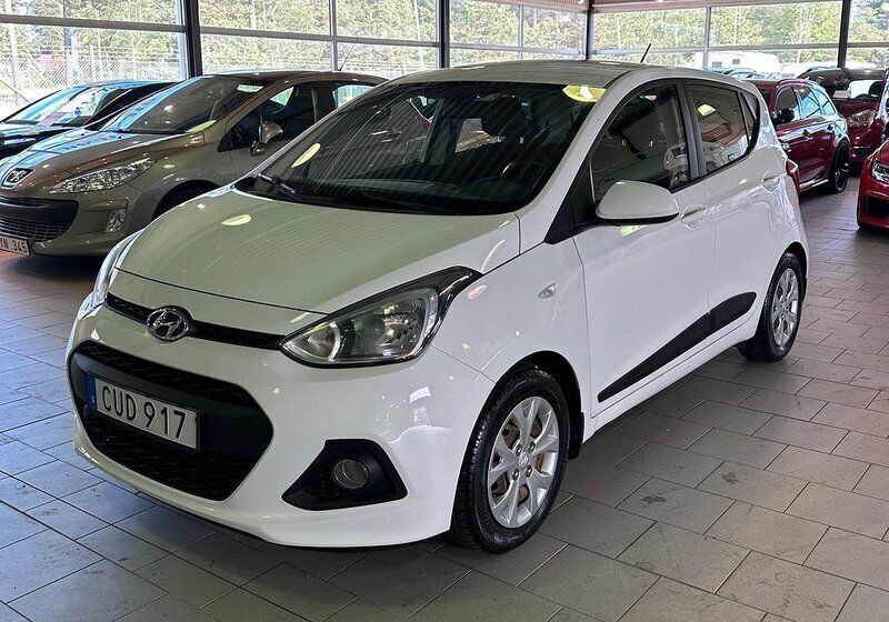 Vit Begagnad 2014 Hyundai i10 Halvkombi | 59 900 kr (Marknadspris) - Bild 1/4