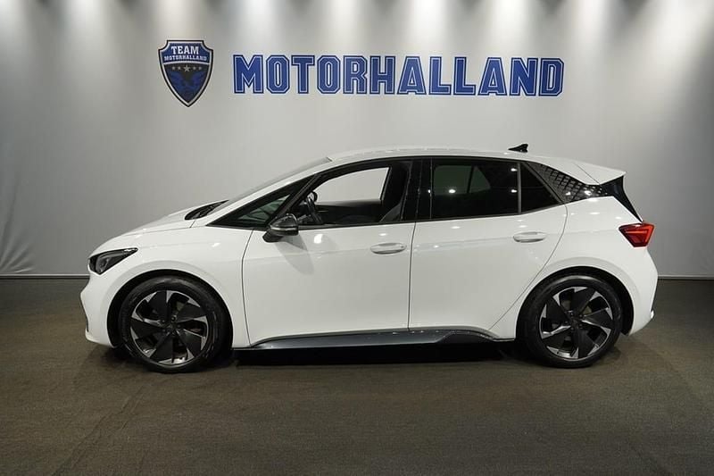 Vit Begagnad 2023 Cupra Born Halvkombi | 269 900 kr (Marknadspris) - Bild 1/4