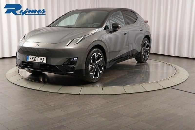 Ny Lynk & Co 02 200 kW (272 HK) 2025 Grid gray metallic Sedan