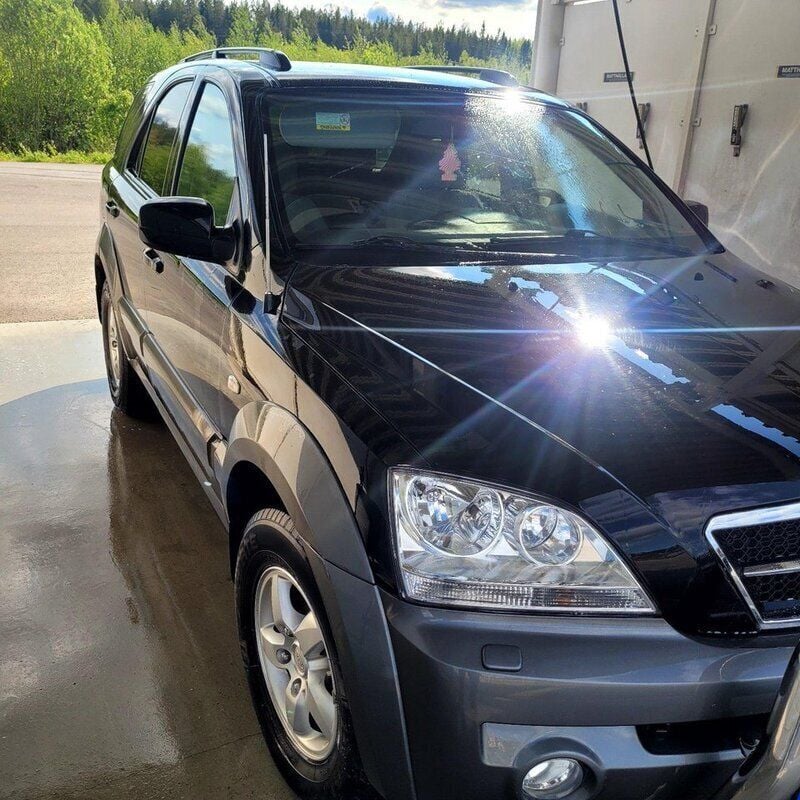 Svart Begagnad 2006 Kia Sorento 4 SUV | 19 900 kr (Superpris) - Bild 1/4