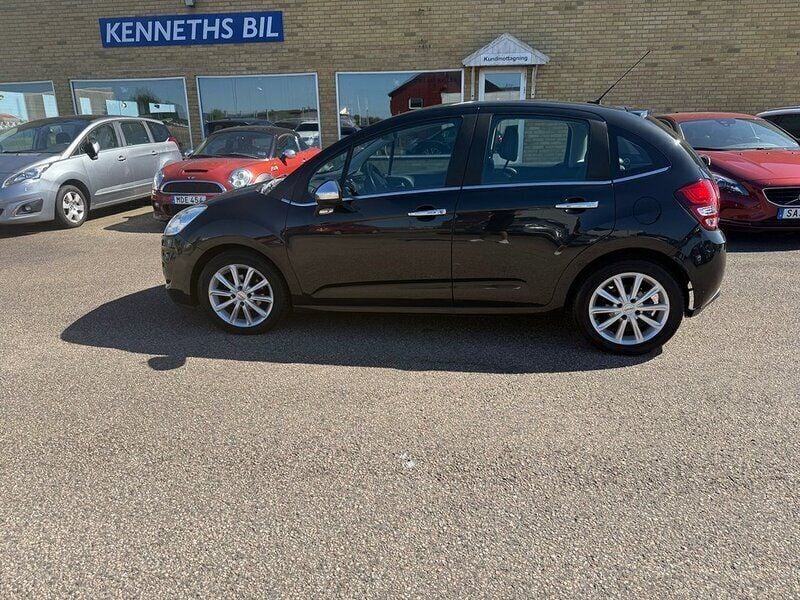 Svart Begagnad 2012 Citroën C3 Halvkombi | 49 500 kr (Marknadspris) - Bild 1/4