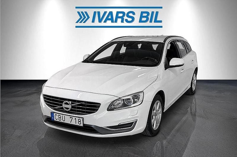 Vit Begagnad 2013 Volvo V60 Momentum Kombi | 109 000 kr (Marknadspris) - Bild 1/4