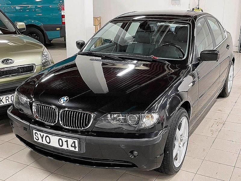 Svart Begagnad 2001 BMW 330 Sedan | 69 000 kr - Bild 1/4