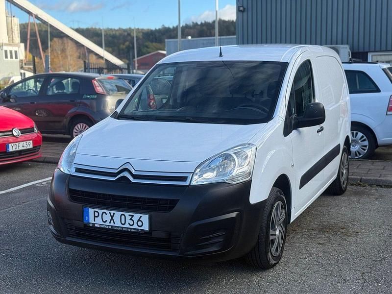 Vit Begagnad 2016 Citroën Berlingo Minibuss | 64 990 kr (Bra pris) - Bild 1/4