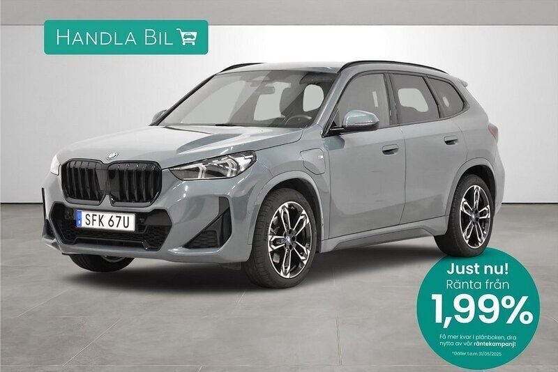 Grön Begagnad 2023 BMW X1 M Sport SUV | 519 900 kr (Marknadspris) - Bild 1/4