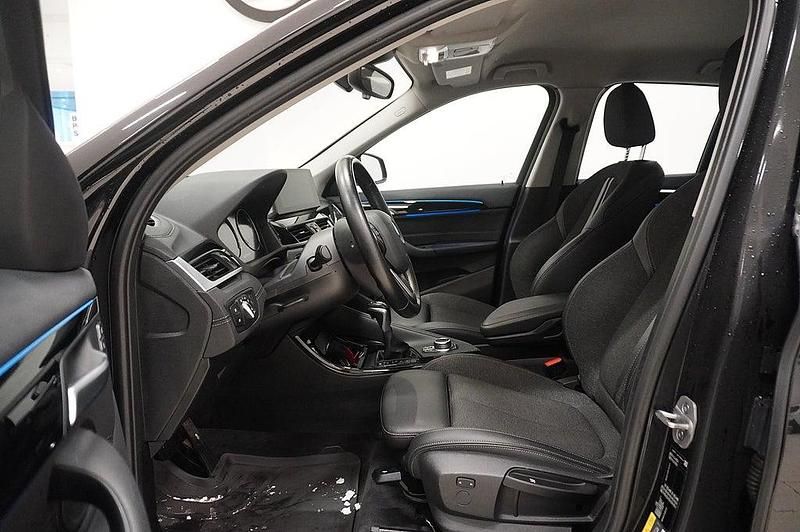 Begagnad BMW X1 Sport Line 125 HK (91 kW) 2021 Svart SUV