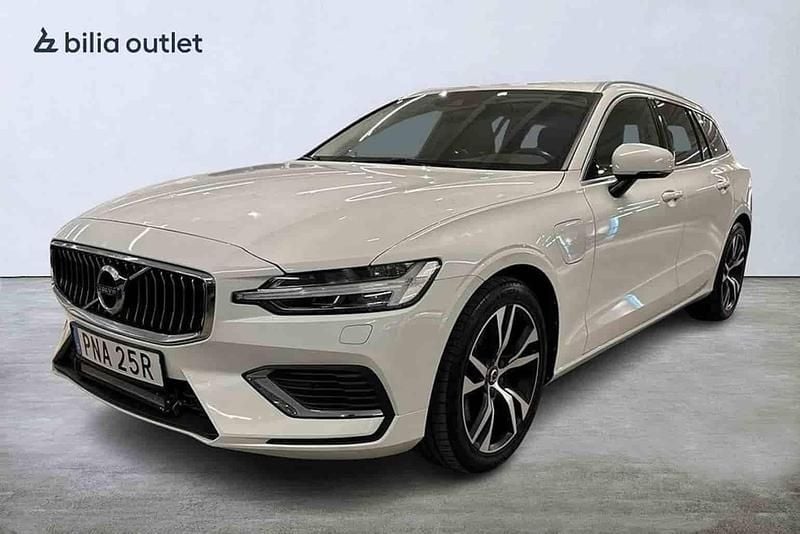 Vit Begagnad 2021 Volvo V60 Kombi | 324 900 kr (Superpris) - Bild 1/1