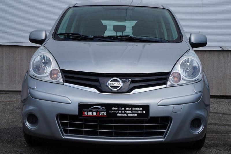 Begagnad Nissan Note 89 HK (65 kW) 2010 Silver Minibuss