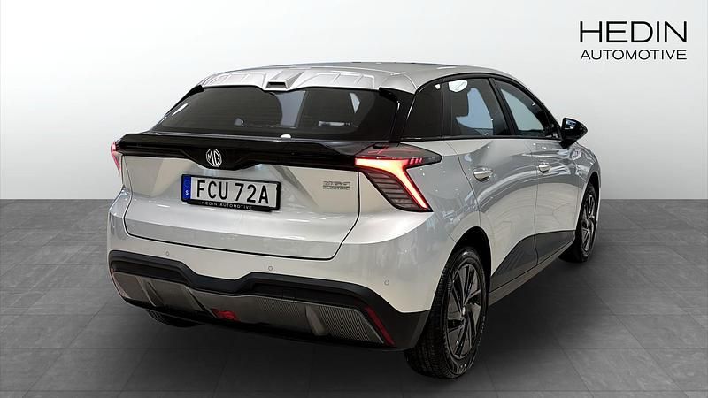 Begagnad MG MG4 EV 125 kW (170 HK) 2023 Grå (grey) Halvkombi