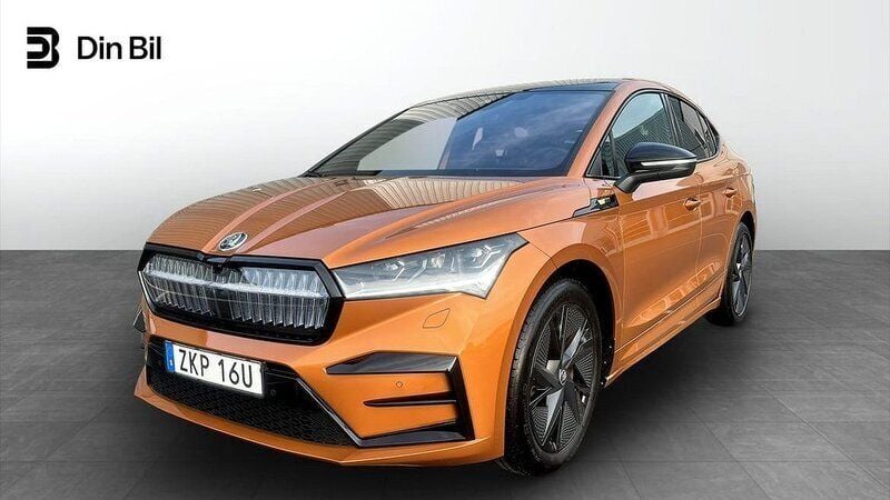 Orange Begagnad 2023 Skoda Enyaq iV RS SUV | 499 900 kr (Bra pris) - Bild 1/4