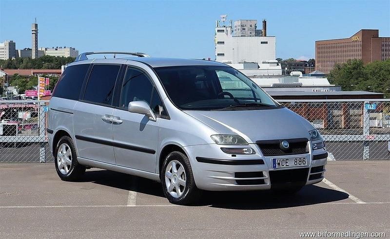 Silver Begagnad 2004 Fiat Ulysse Minibuss | 39 900 kr - Bild 1/4