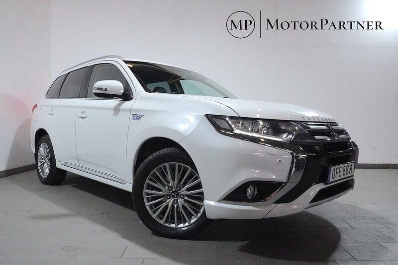 Vit Begagnad 2016 Mitsubishi Outlander P-HEV SUV | 159 900 kr (Marknadspris) - Bild 1/4