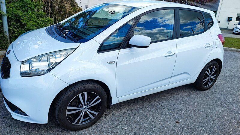Vit Begagnad 2017 Kia Venga Halvkombi | 65 800 kr (Bra pris) - Bild 1/4