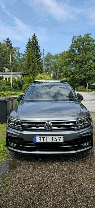 Grå Begagnad 2018 VW Tiguan Allspace GTS SUV | 345 000 kr (Dyr) - Bild 1/4