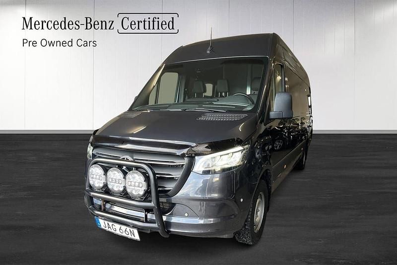 Grå Begagnad 2023 Mercedes Sprinter Van | 675 500 kr - Bild 1/4