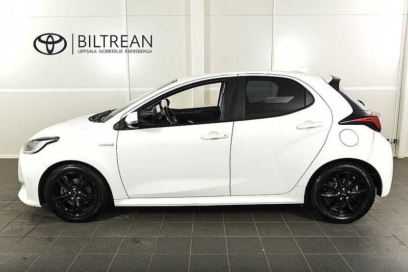 Begagnad Toyota Yaris 2021 Vit Halvkombi