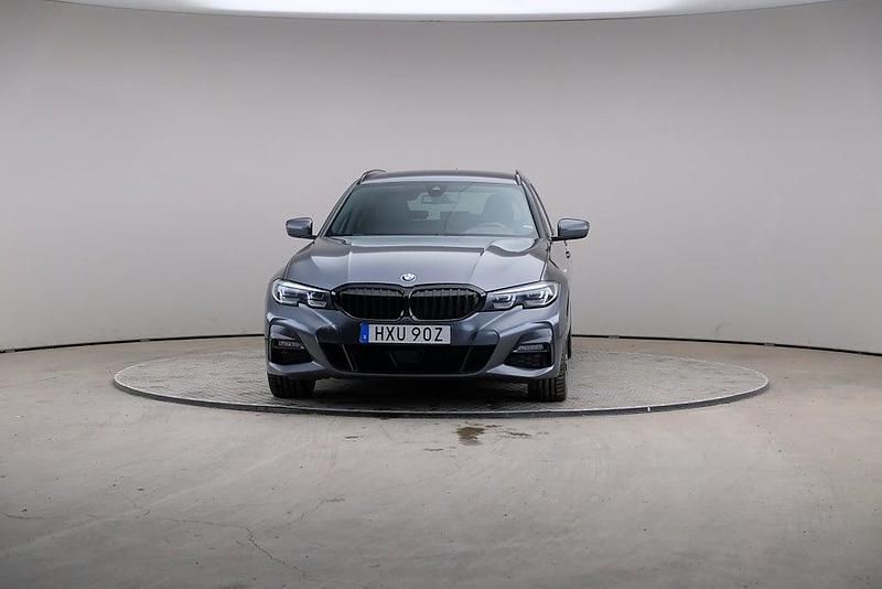 Begagnad BMW 330e M Sport 184 HK (135 kW) 2020 Grå Kombi