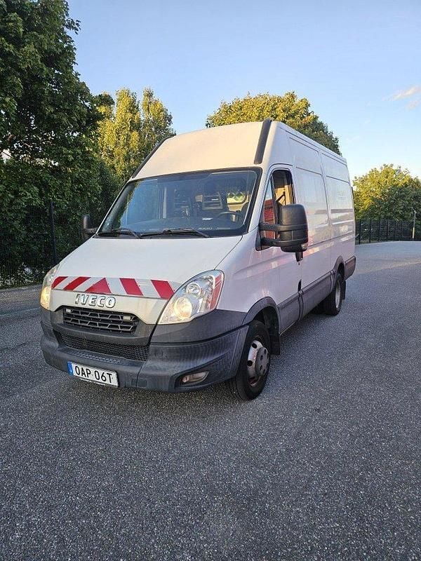 Vit Begagnad 2014 Iveco Daily Van | 109 900 kr - Bild 1/4