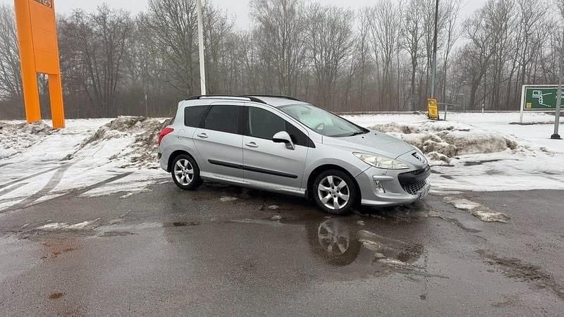 Begagnad Peugeot 308 SW 112 HK (82 kW) 2010 Ljusgrå Kombi