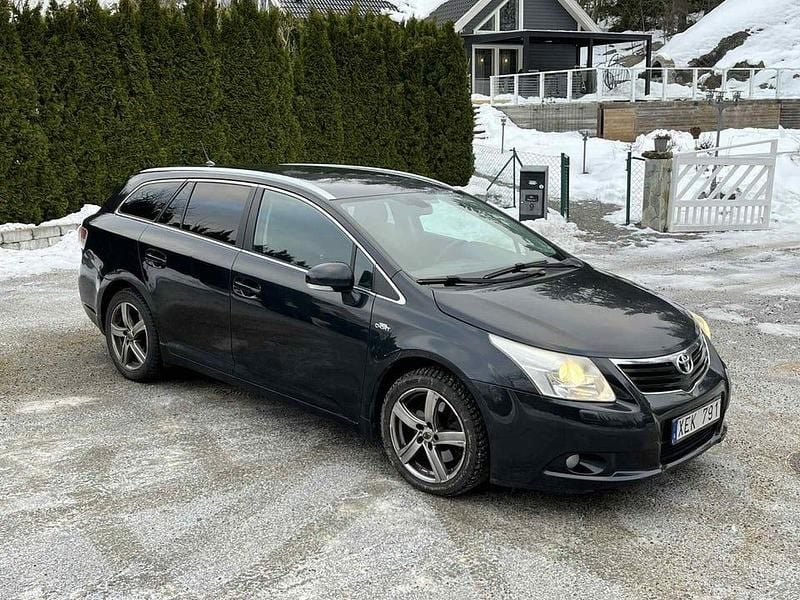 Svart Begagnad 2009 Toyota Avensis Executive Kombi | 54 900 kr (Bra pris) - Bild 1/4