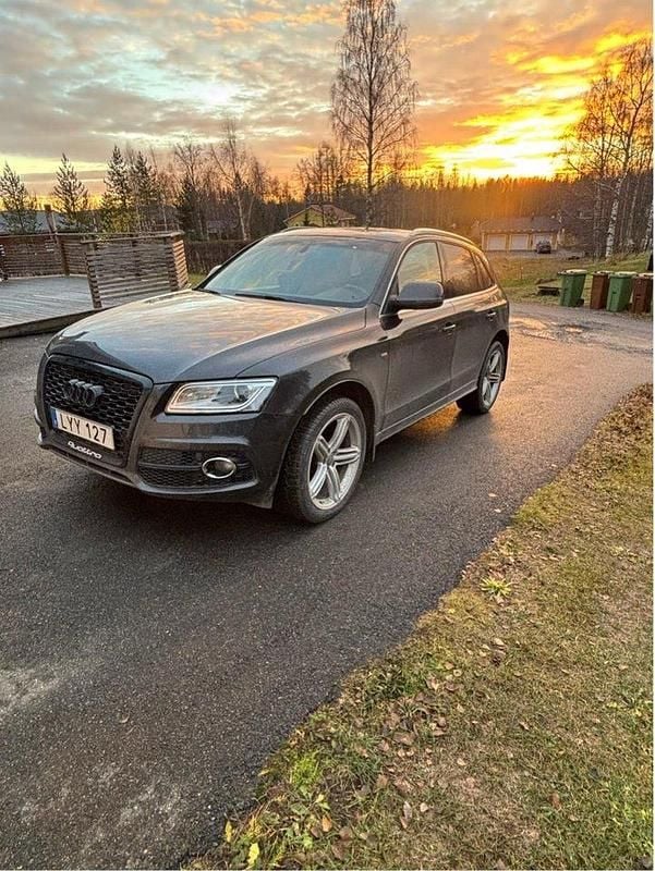 Grå Begagnad 2012 Audi Q5 S-Line SUV | 120 000 kr (Bra pris) - Bild 1/4