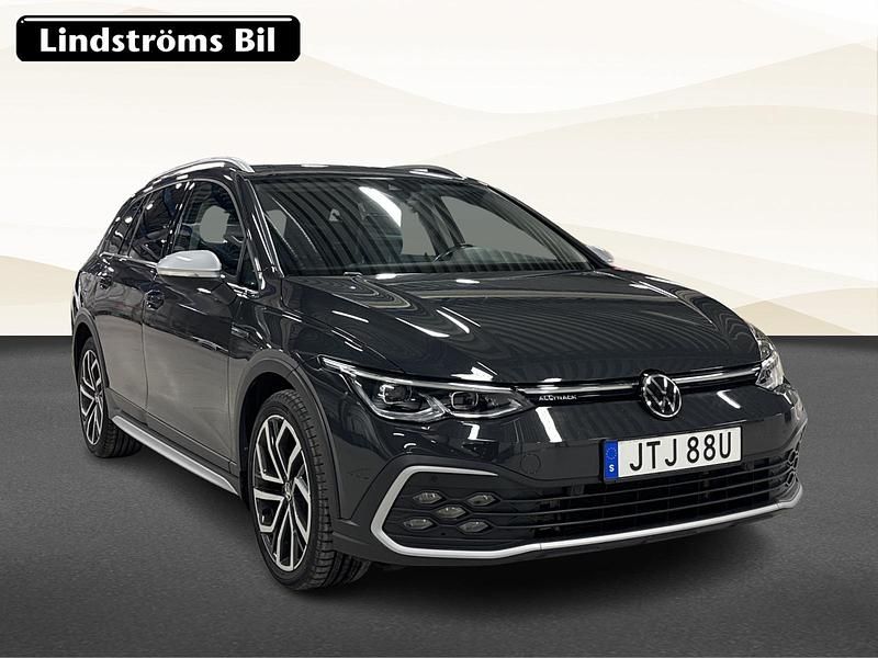 Begagnad VW Golf VIII 2022 Grå