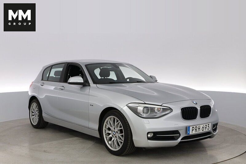 Silver Begagnad 2013 BMW 118 Sport Line Halvkombi | 109 000 kr (Marknadspris) - Bild 1/4