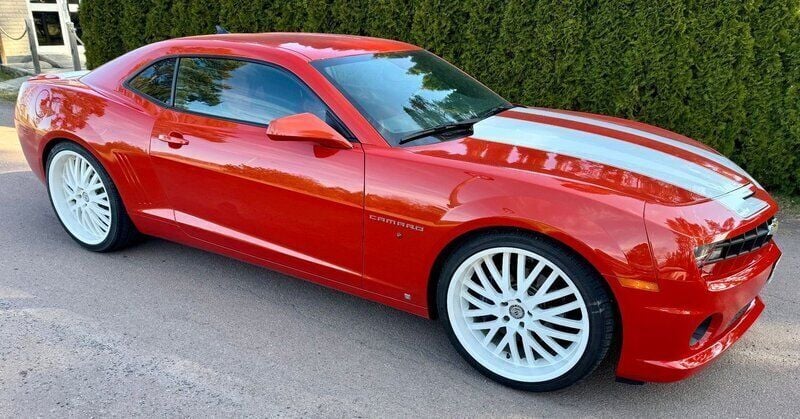 Orange Begagnad 2010 Chevrolet Camaro SS LS Sportkupé | 329 000 kr - Bild 1/4