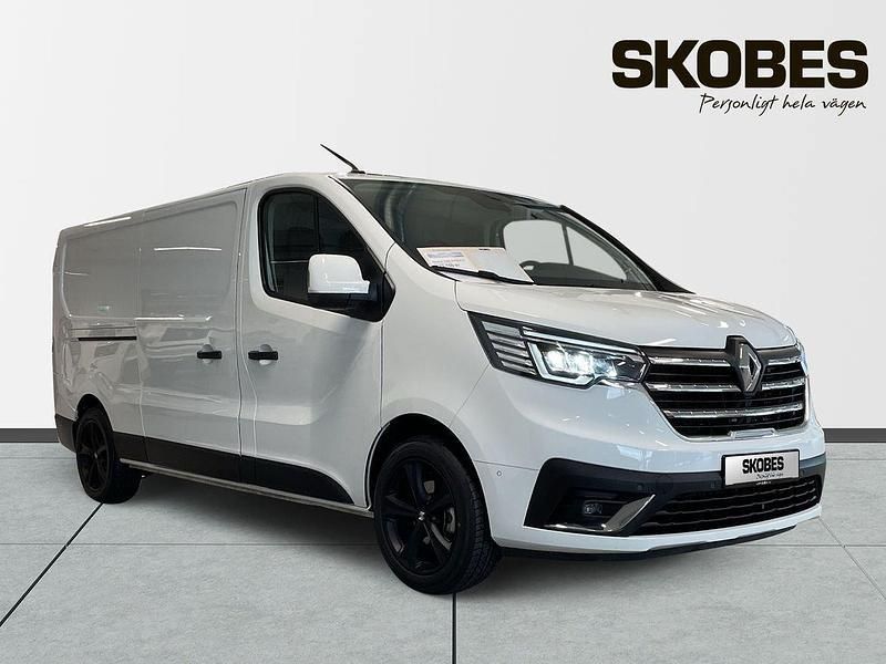 Vit Begagnad 2024 Renault Trafic Van | 479 100 kr - Bild 1/3