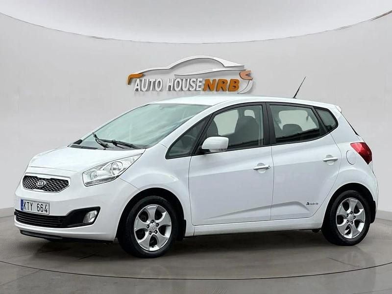 Begagnad Kia Venga Comfort 90 HK (66 kW) 2010 Vit Halvkombi