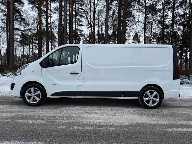 Begagnad Opel Vivaro 120 HK (88 kW) 2017 Vit Minibuss