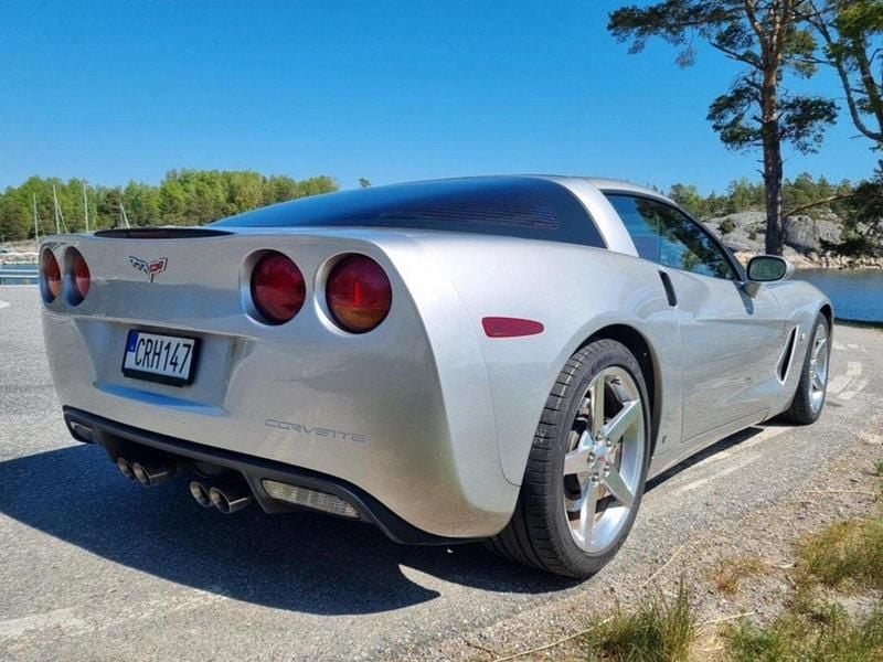 Silver Begagnad 2006 Chevrolet Corvette C6 LS Sportkupé | 245 000 kr (Superpris) - Bild 1/4
