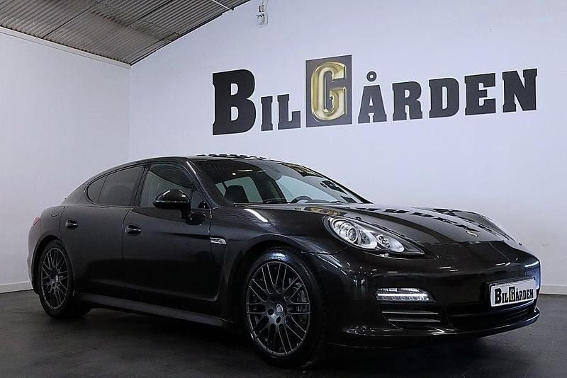 Begagnad Porsche Panamera 299 HK (219 kW) 2011 Mörkgrå Halvkombi