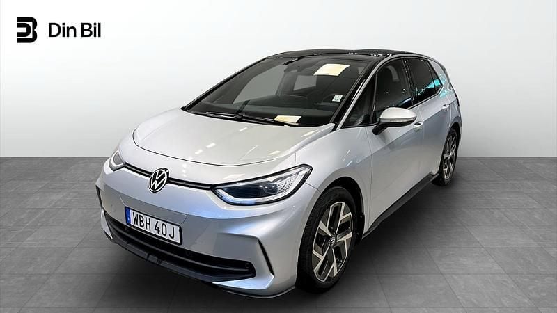 Silver Begagnad 2023 VW ID.3 Comfortline Halvkombi | 319 900 kr (Dyr) - Bild 1/4