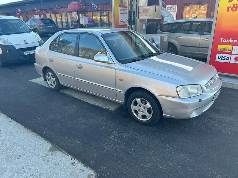 Begagnad Hyundai Accent 90 HK (66 kW) 2000