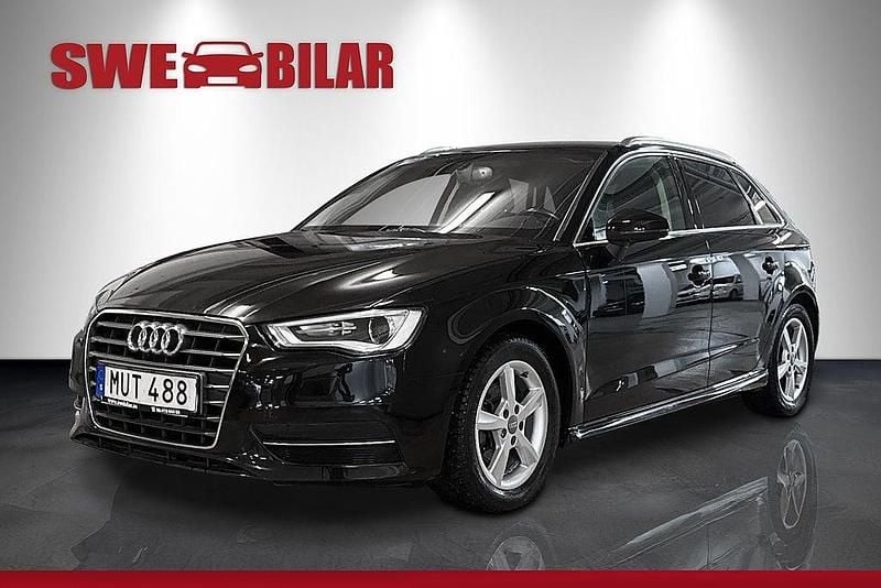 Svart Begagnad 2015 Audi A3 Sportback Attraction Halvkombi | 124 900 kr (Marknadspris) - Bild 1/4