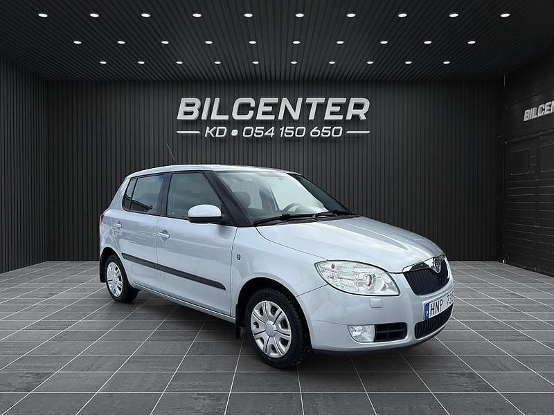 Begagnad Skoda Fabia Ambiente 69 HK (50 kW) 2008 Silver Halvkombi