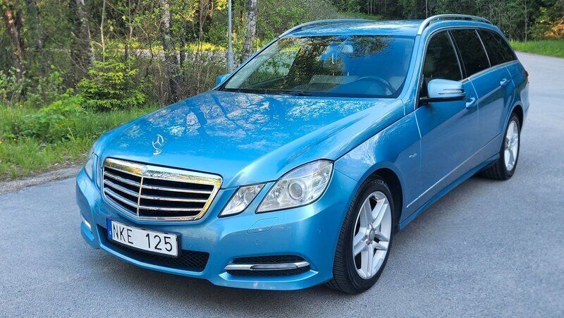 Blå Begagnad 2010 Mercedes E220 Avantgarde Kombi | 89 900 kr (Marknadspris) - Bild 1/4