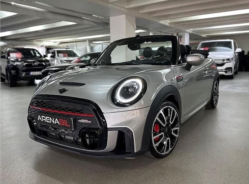 Grå Begagnad 2024 Mini John Cooper Works Cabriolet Cab | 449 800 kr - Bild 1/4