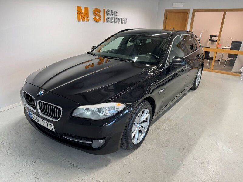 Svart Begagnad 2011 BMW 520 Kombi | 99 800 kr (Bra pris) - Bild 1/4