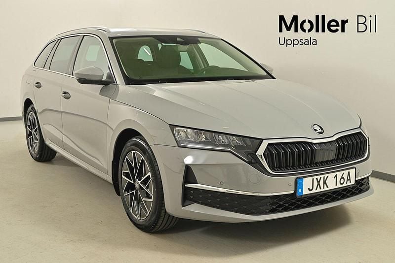 Grå (steel grey) Ny 2025 Skoda Octavia Selection Kombi | 355 000 kr (Marknadspris) - Bild 1/4