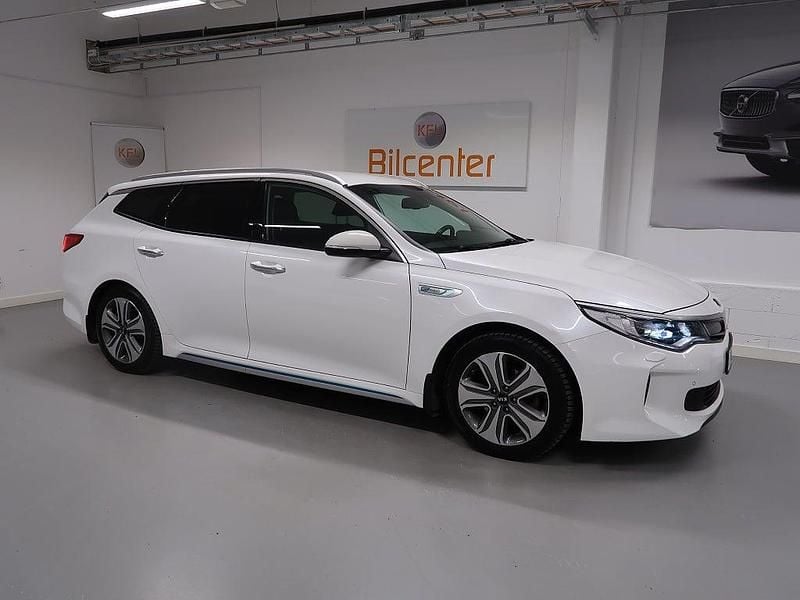Begagnad Kia Optima Advance 205 HK (150 kW) 2017 Vit Kombi