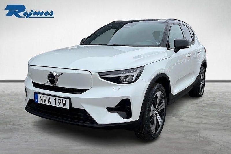 Begagnad Volvo XC40 Core 175 kW (238 HK) 2023 Crystal vit metallic SUV