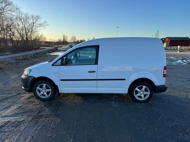 Begagnad VW Caddy 102 HK (75 kW) 2014 Minibuss