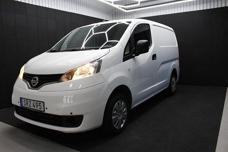 Vit Begagnad 2018 Nissan NV200 Van | 84 000 kr (Bra pris) - Bild 1/4