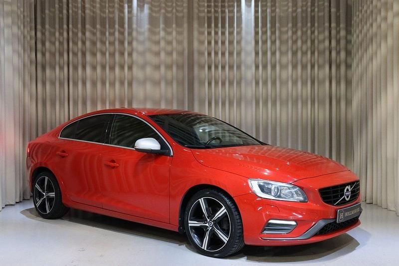Begagnad Volvo S60 R-Design 200 HK (147 kW) 2016 Röd Sedan